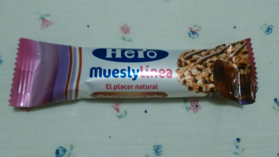 Barrita de muesli Hero sabor chocolate con leche