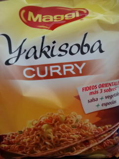 Fideos orientales yakisoba curry maggi