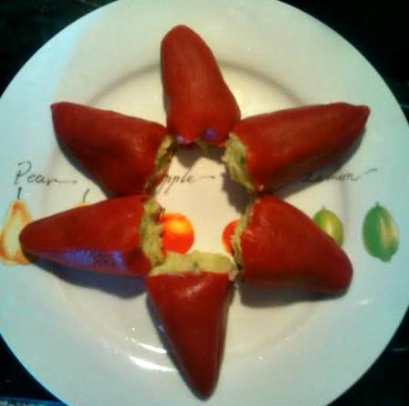 Pimientos de piquillo rellenos de ensaladilla rusa