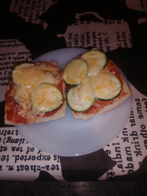 Minipizzas con calabacín y champiñones