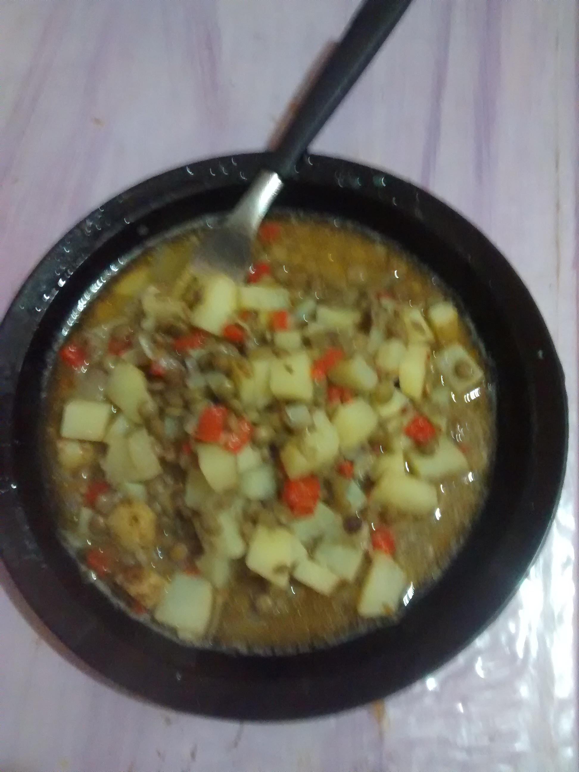 Sopa de papá y lenteja