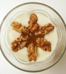 Merienda rápida de yogur y nueces