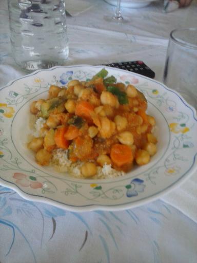 Cous cous con garbanzos al curry