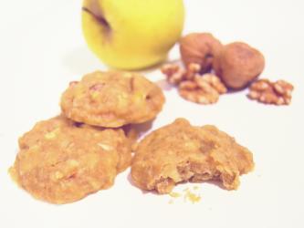 Galletas jugosas de nuez y manzana