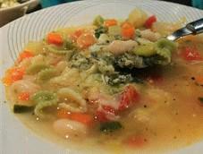 Sopa minestrone con judias