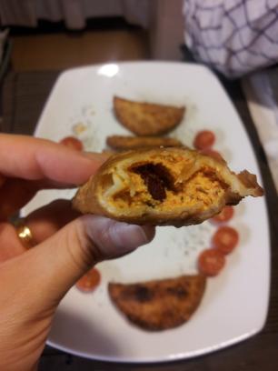 Empanadillas de tofu, piquillo, pesto y avellana s