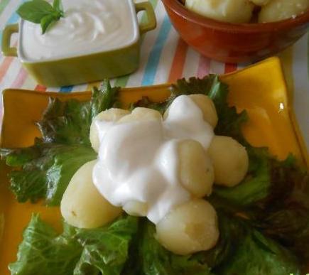 Patatas baby con alioli vegano