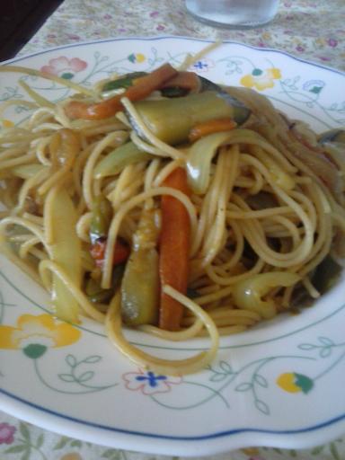 Pasta con verdura al curry