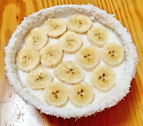 Postre de coco con leche de avena y plátano.