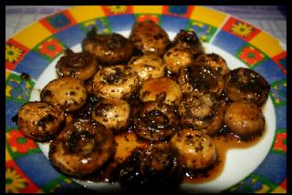 Champiñones caramelizados en salsa de soja