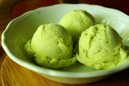 Helado de aguacate y limón