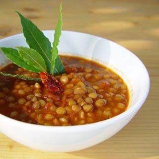 Sopa de lentejas al tomate