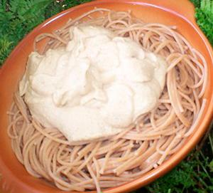 Pasta "cuatro quesos" vegana